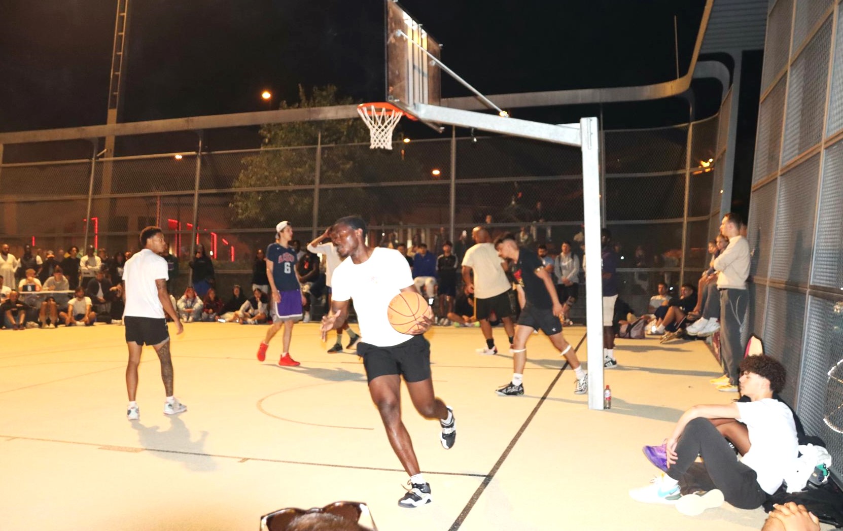 2024-09-21 Basketball Street 3er Contest   Dunk-Contest Hafenpark   < > < >FOTOS:  2024-09-21 Street Basketball 3er Contest   < >< >       Gude!< > Bitte, aktualisiert doch eure Internetseiten. Da läuft ja nix mehr. < >Liebe Grüße, Geri < > < >