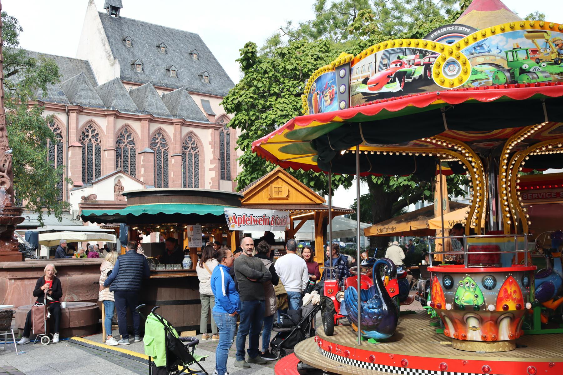  Federweissenfest auf dem Liebfrauenberg, 2024 FOTOS:  < >< > 2024-09-29 Federweißenfest Liebfrauenberg  < >